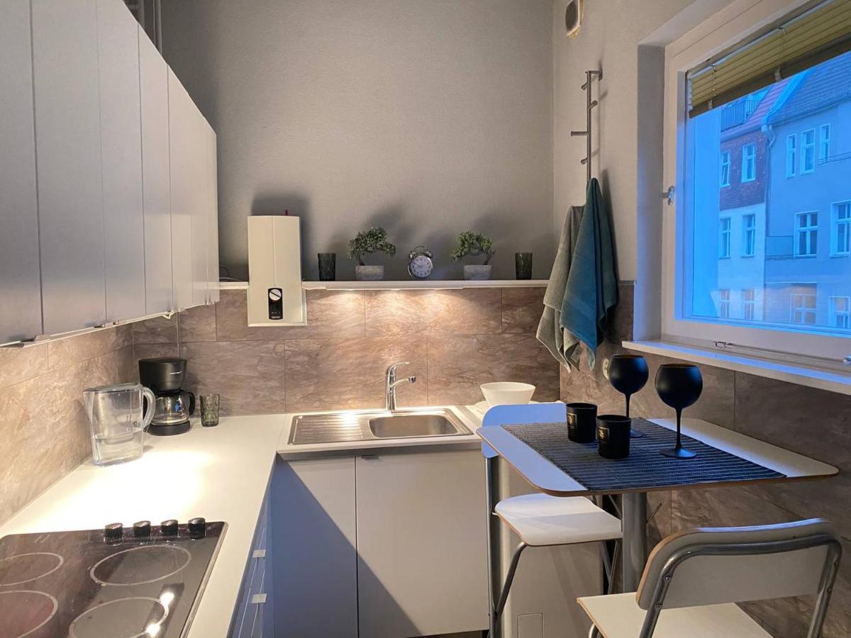 Cozy Modern Apartment With Small Balcony In The Heart Of Берлин Экстерьер фото